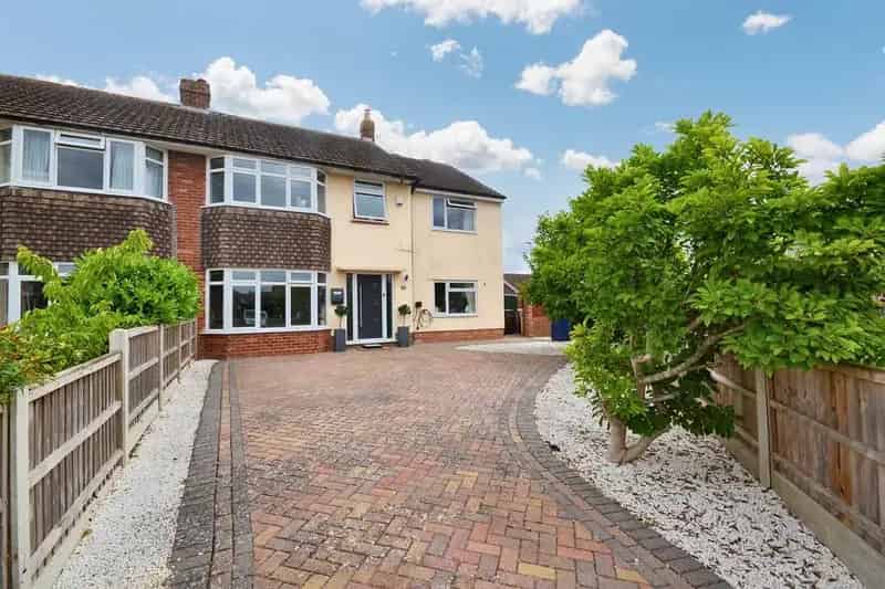 4 Bedroom Semi Detached House For Sale