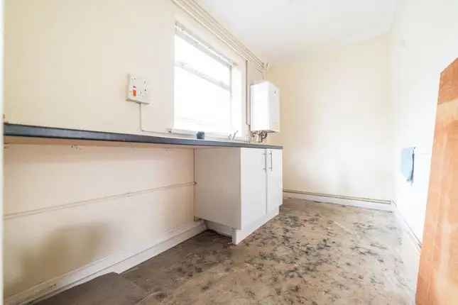 Ground Floor Flat Near City Centre - Investment Opportunity