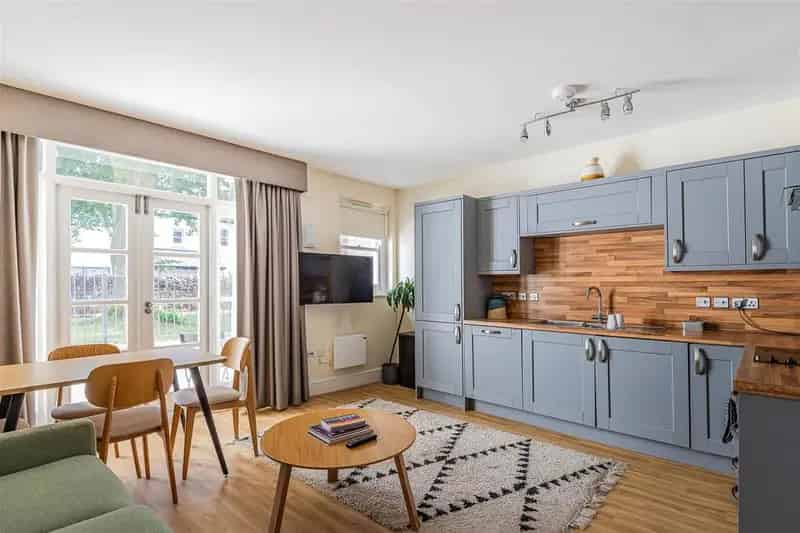 1 Bedroom Garden Flat Pontcanna