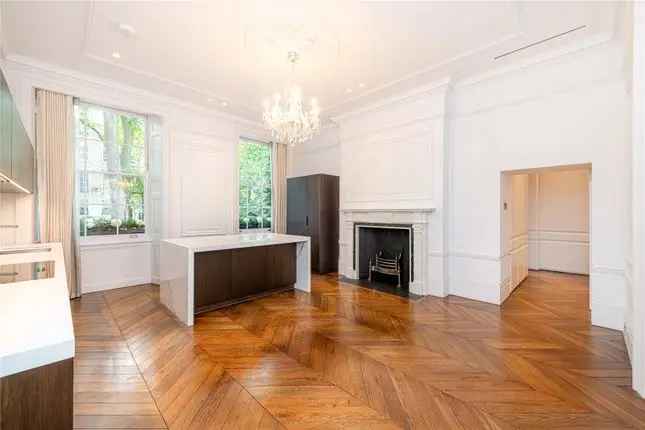 Four Bedroom Apartment in Montagu Square W1H