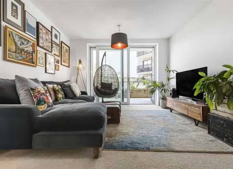 Modern Apartment with Large Terrace and Skyline Views