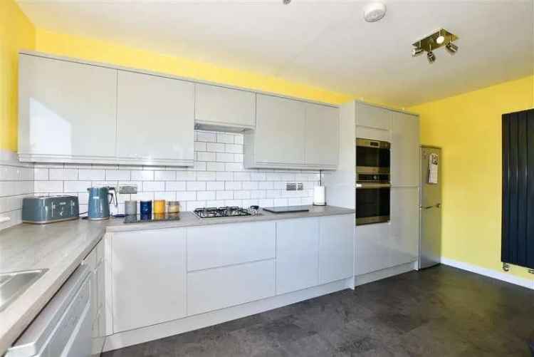 2 Bed Semi-Detached Bungalow with Sea Views