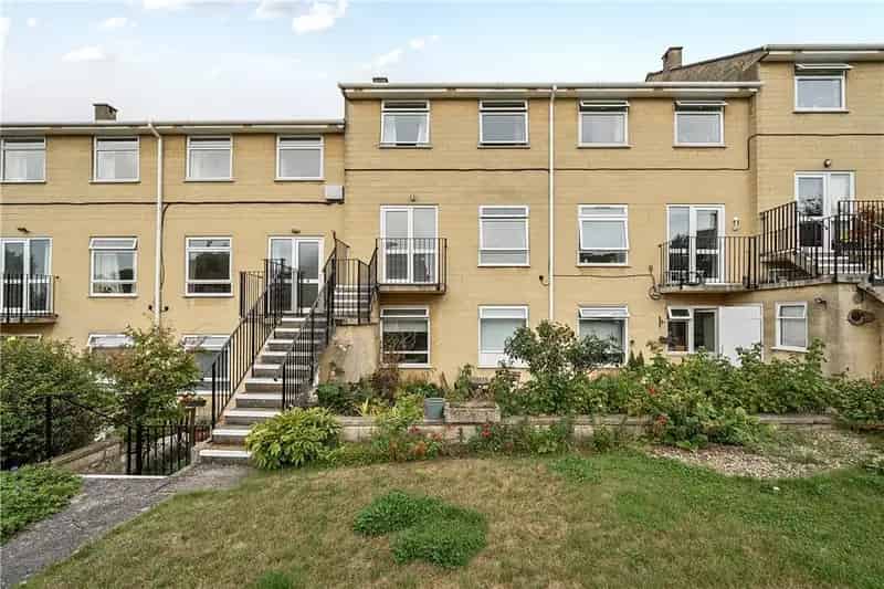 3 Bedroom Apartment to Rent in Bath