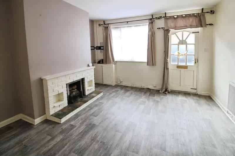 2 Bedroom Mid Terrace House For Sale Castleford West Yorkshire