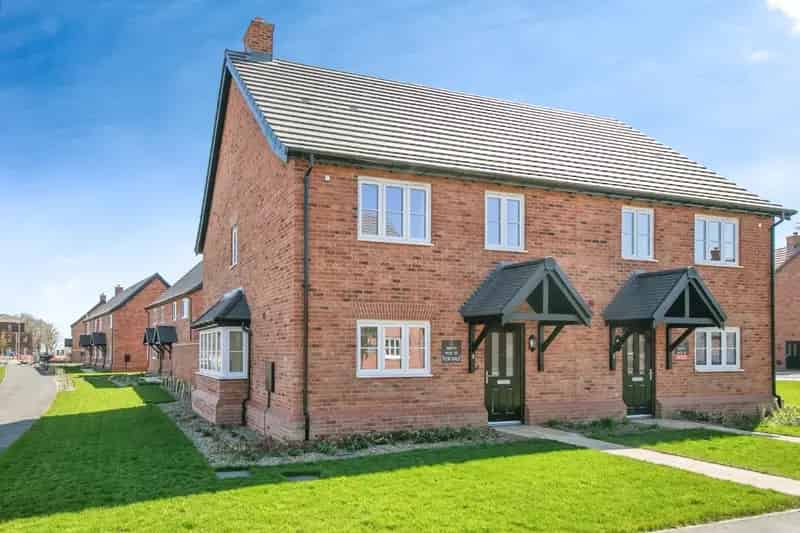 Three Bedroom Home in Scenic Coastal Development