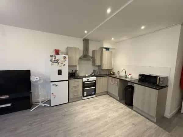 Lovely Brand New Build Flat Folkestone Radnor Park Road