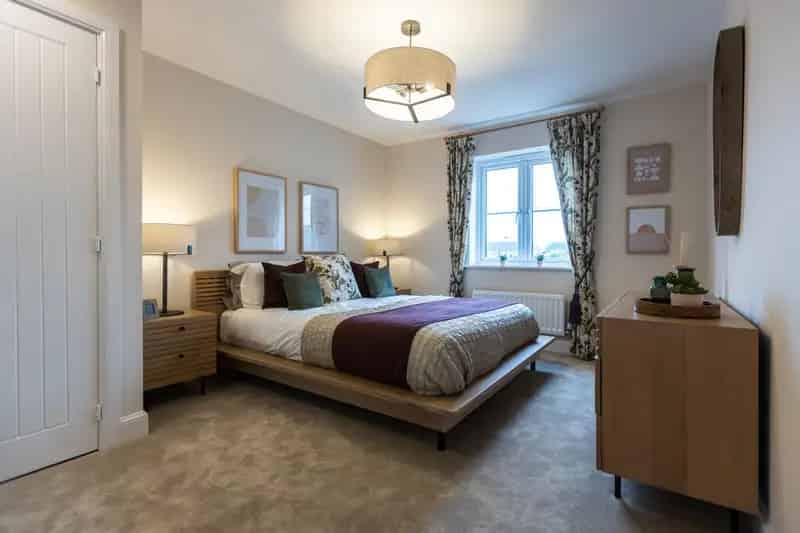 4 Bedroom Detached Home with Large Kitchen and Garden