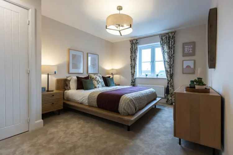 4 Bedroom Detached Home with Large Kitchen and Garden