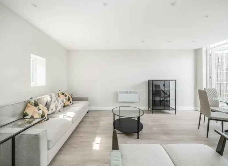 Flat For Sale in Sandycombe Road, London, England