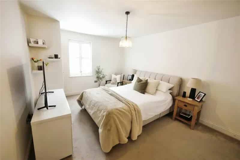 1 Bedroom Apartment for Sale near Brentwood