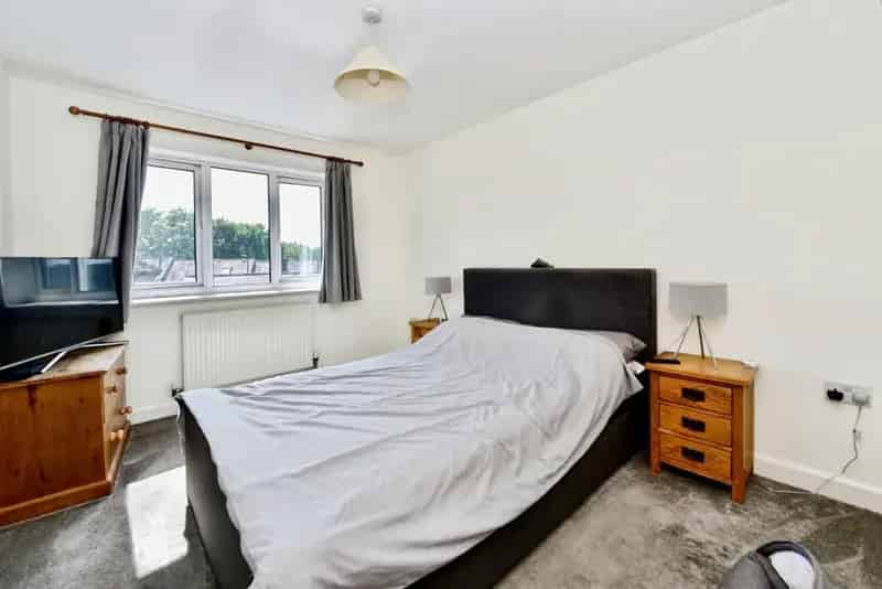 2 Bedroom Flat for Sale in Sheffield S8