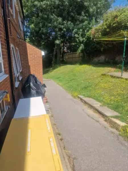 Ground Floor 1-Bed Flat Near Amenities Pet-Friendly
