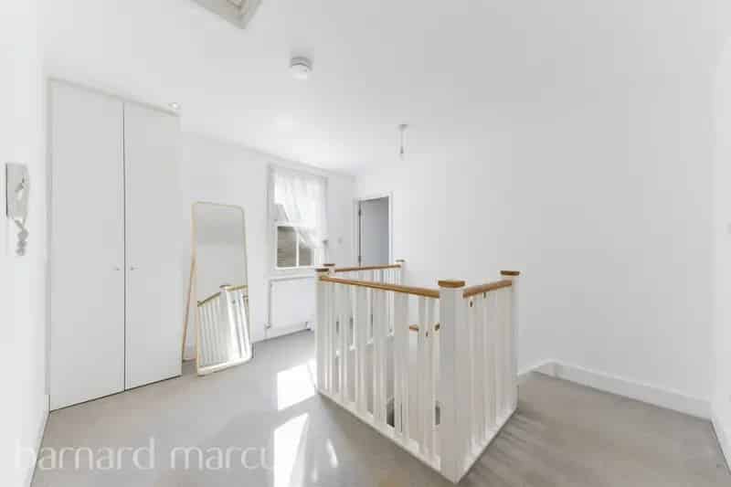 Superb 2 Double Bed Apartment Sheen - New 999 Year Lease