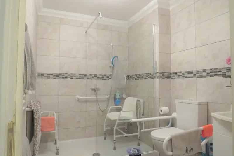 Flat For Rent , Broxbourne, England
