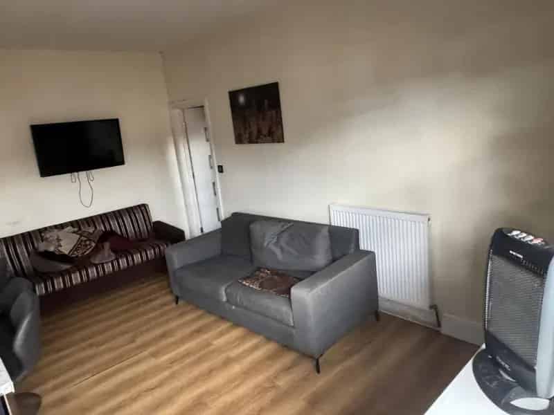 2 Bedroom Furnished Apartment to Rent