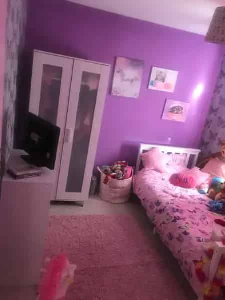 2 Bed Flat Near Shops Parks Schools Pubs