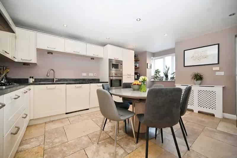 3 Bedroom House for Sale in Guiseley