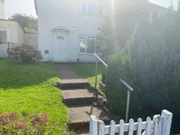 Family Home Near Queen Elizabeth Hospital