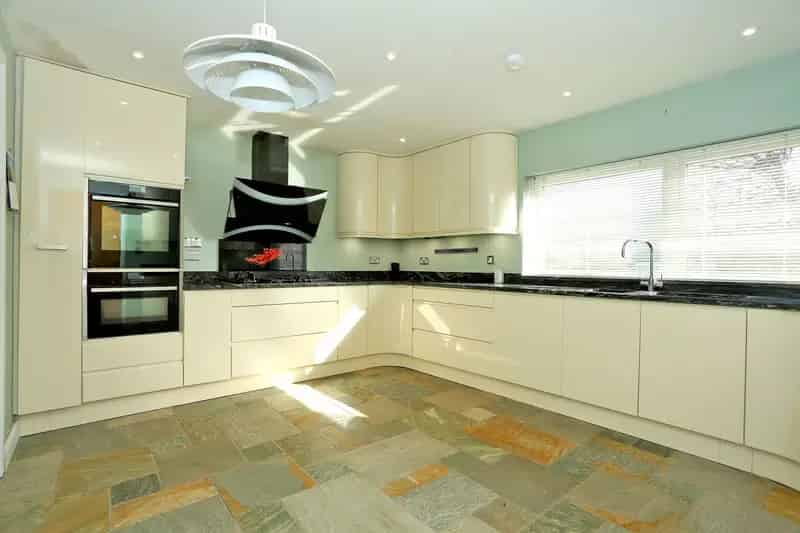 4 Bedroom Detached House West End Aberdeen