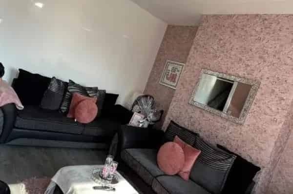 2 Bed House Swap LS12 - Spacious Family Home