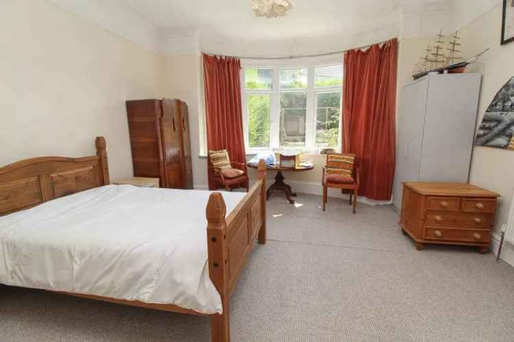 6 Bedroom Detached House For Sale Near Queens Park Golf Course