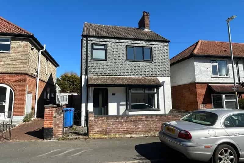 Three Bedroom Detached House Near Norwich City Centre