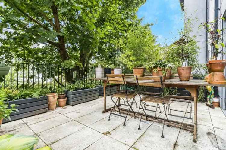 3 Bedroom Townhouse Manchester M4 - Canal Views - 1500sqft