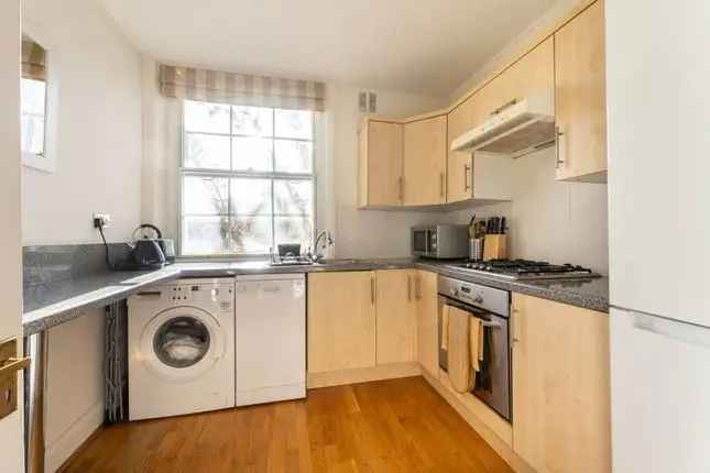 Flat to rent in Holland Park Avenue, Holland Park, London W11