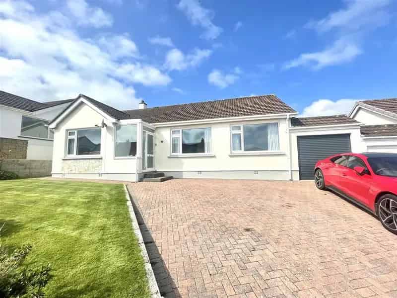 3 Bedroom Detached Bungalow for Sale - Renovated and Extended