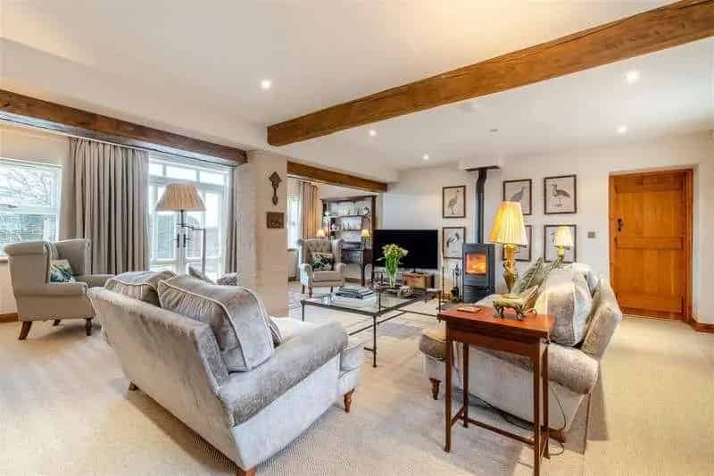 4 Bed Barn Conversion with Annexe and Garden