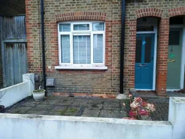 1 Bedroom Flat Richmond Private Garden Free Parking Full Rights to Buy