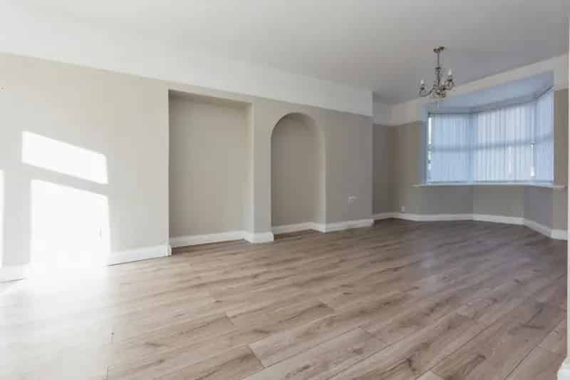 3 Bed Semi-Detached House with Off-Road Parking