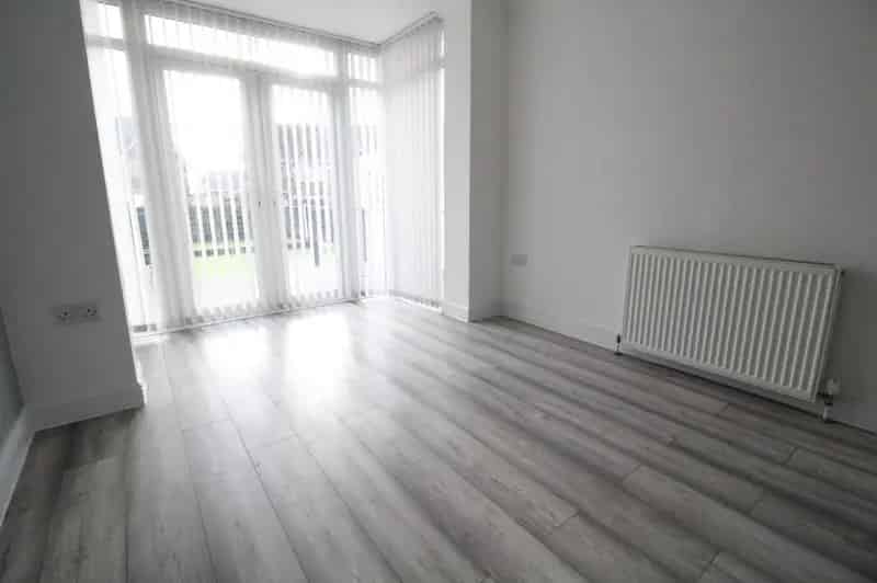 3 Bedroom Semi Detached House for Sale Bedworth Warwickshire