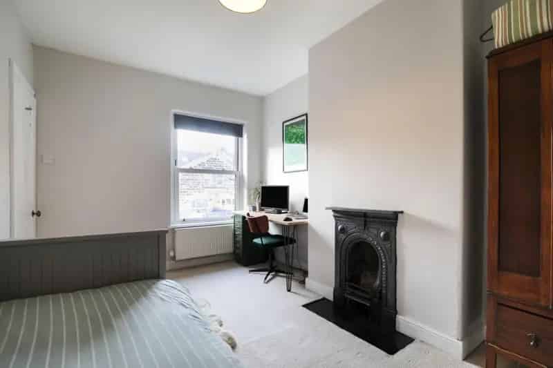 3 Bed Mid Terrace House For Sale Near Hornbeam Park