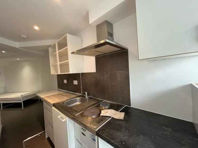 Modern Studio Apartment Available Now