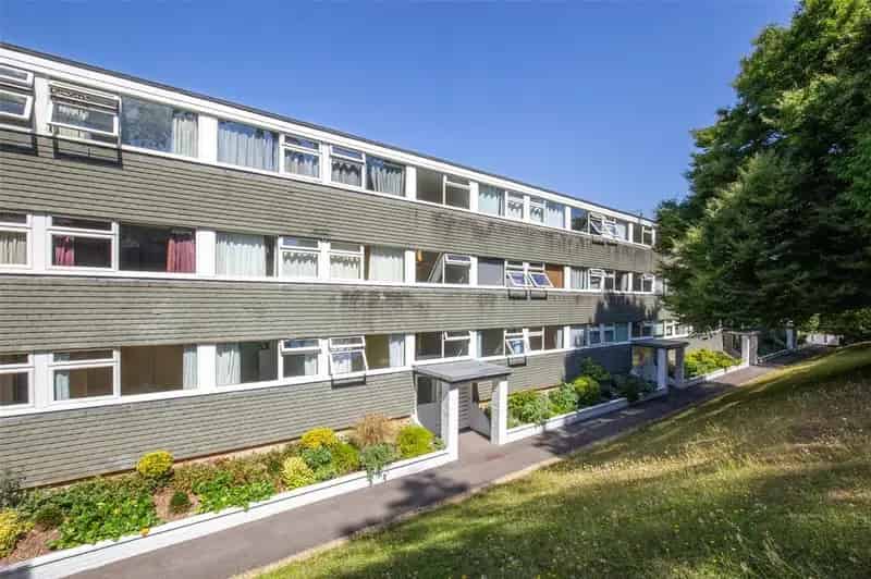 2 Bedroom Apartment for Sale Ground Floor Garden View Private Garage