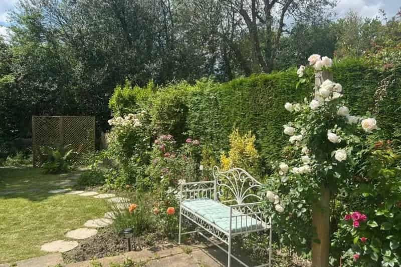 Spacious 3-Bedroom House Near Haywards Heath Station