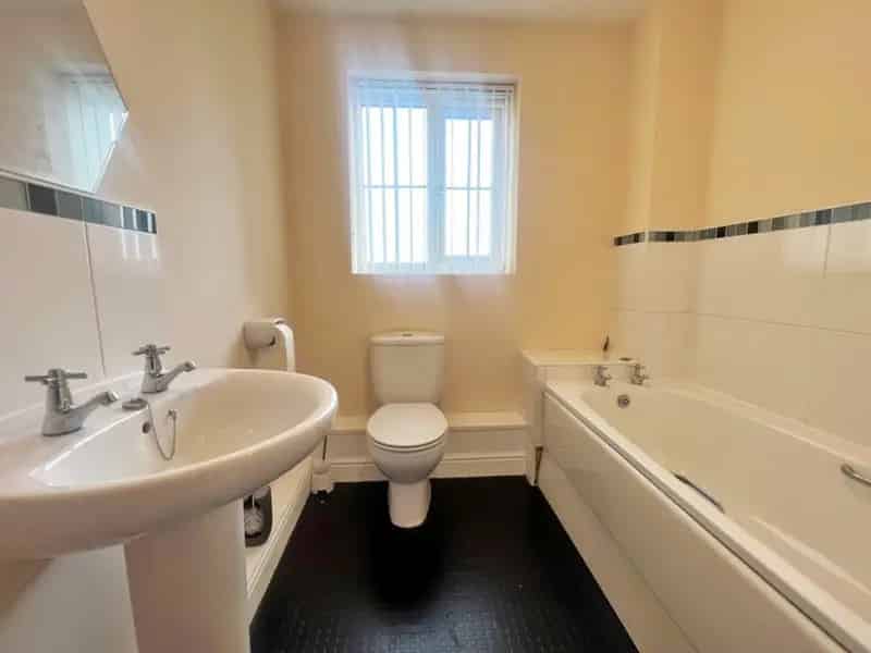 2 Bedroom House To Rent Available May 14 2025