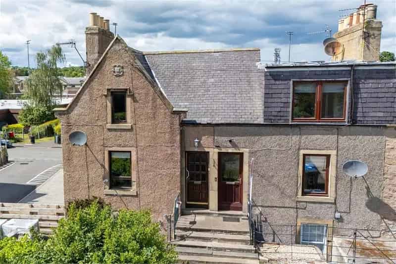 2 Bed Maisonette Kelso - Modernisation Project