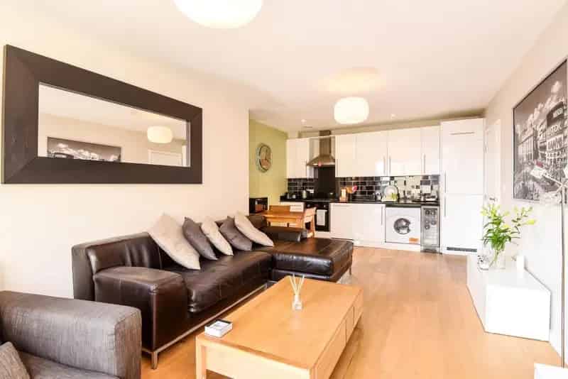 Two Bedroom Apartment Near West Ealing Station Available April 2025