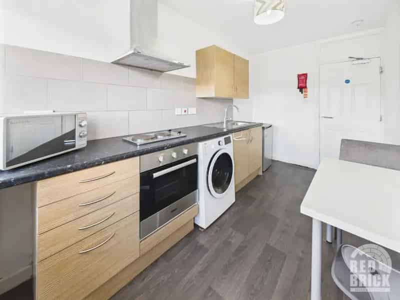 1 Bedroom Duplex Flat to Rent - All Bills Included