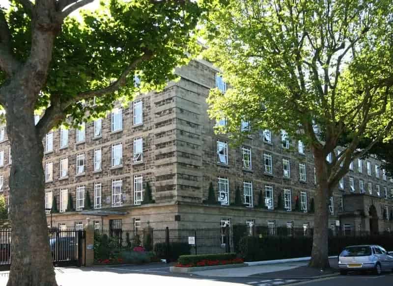 Four Studio Apartments Near East Acton Station