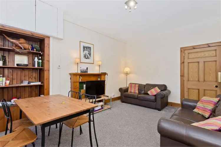 3 Bed Flat - Lower with 1 Reception Room