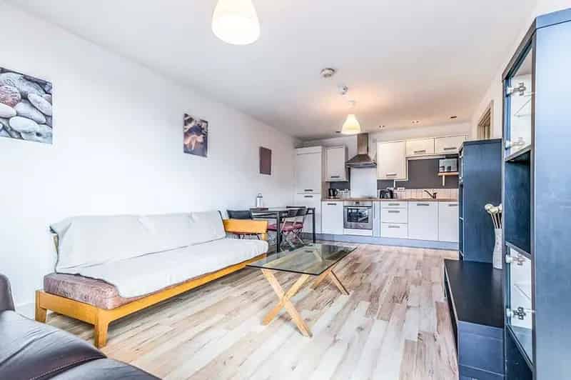 2 Bedroom Flat for Sale Manchester M3 River Irwell View
