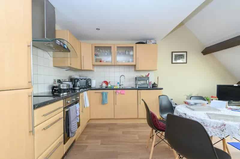 2 Bedroom Flat for Sale For Investors Quick Sale Higher Price Guaranteed