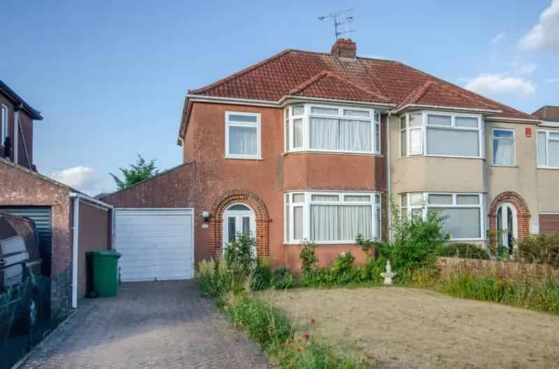 3 Bedroom Semi-Detached House for Sale Near Bromley Heath Schools