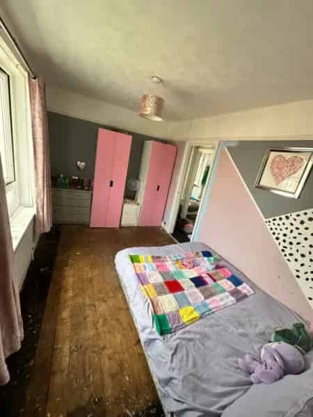 3 Double Bedroom House Near Schools Huge Garden