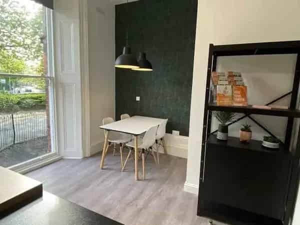 1 Room Flat 47m² Manchester Self Contained Apartment