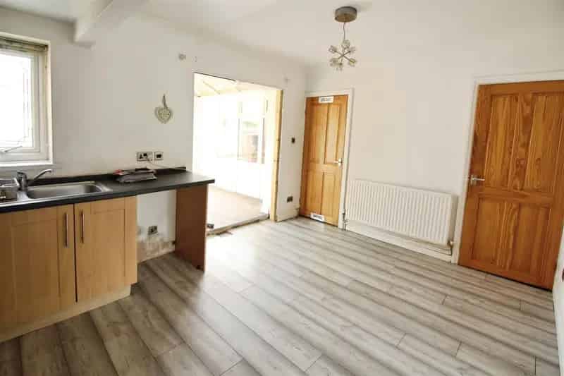 3 Bedroom Semi-Detached House to Rent