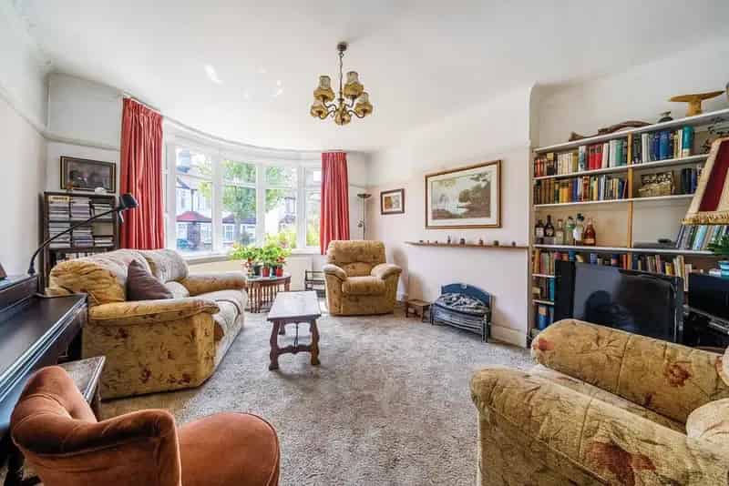 Three Bedroom Family Home near Grangewood Park and South Norwood Lake